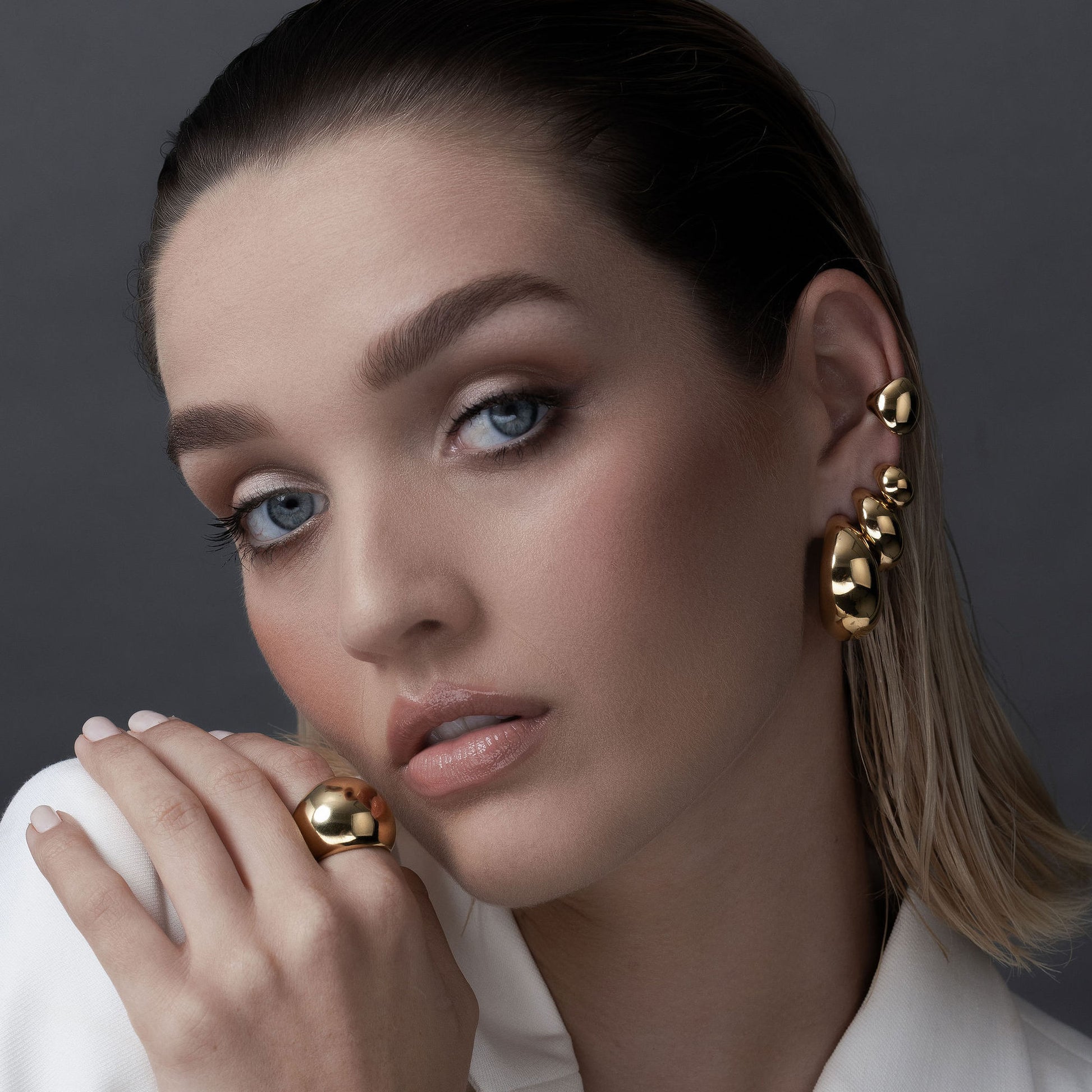 Dynamic Hoop Earrings and Ear Cuff in 14k gold-plated stainless steel | Silk & Steel Jewellery