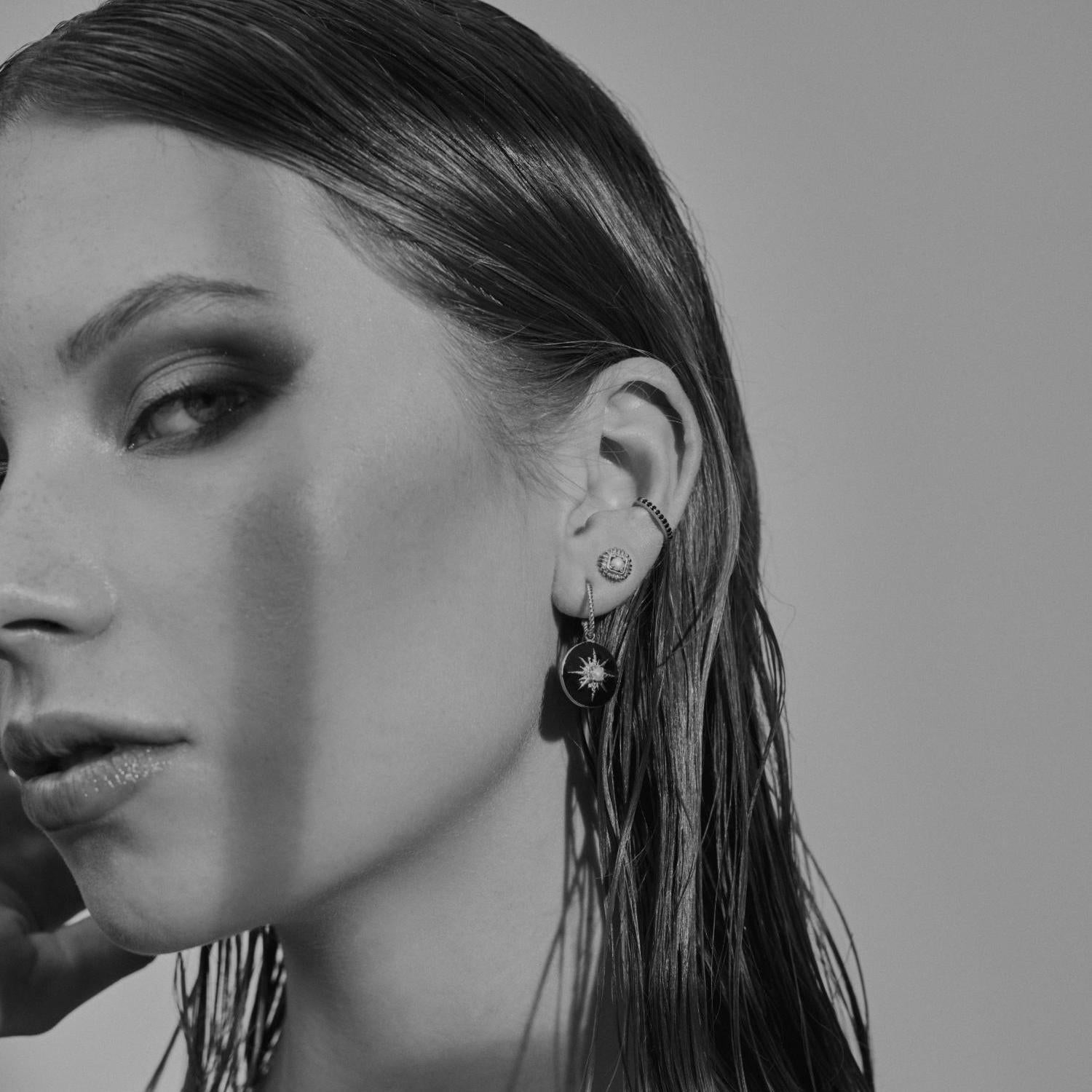 Silk & Steel Jewellery Petite Perle Stud Earrings – Pearl + Silver