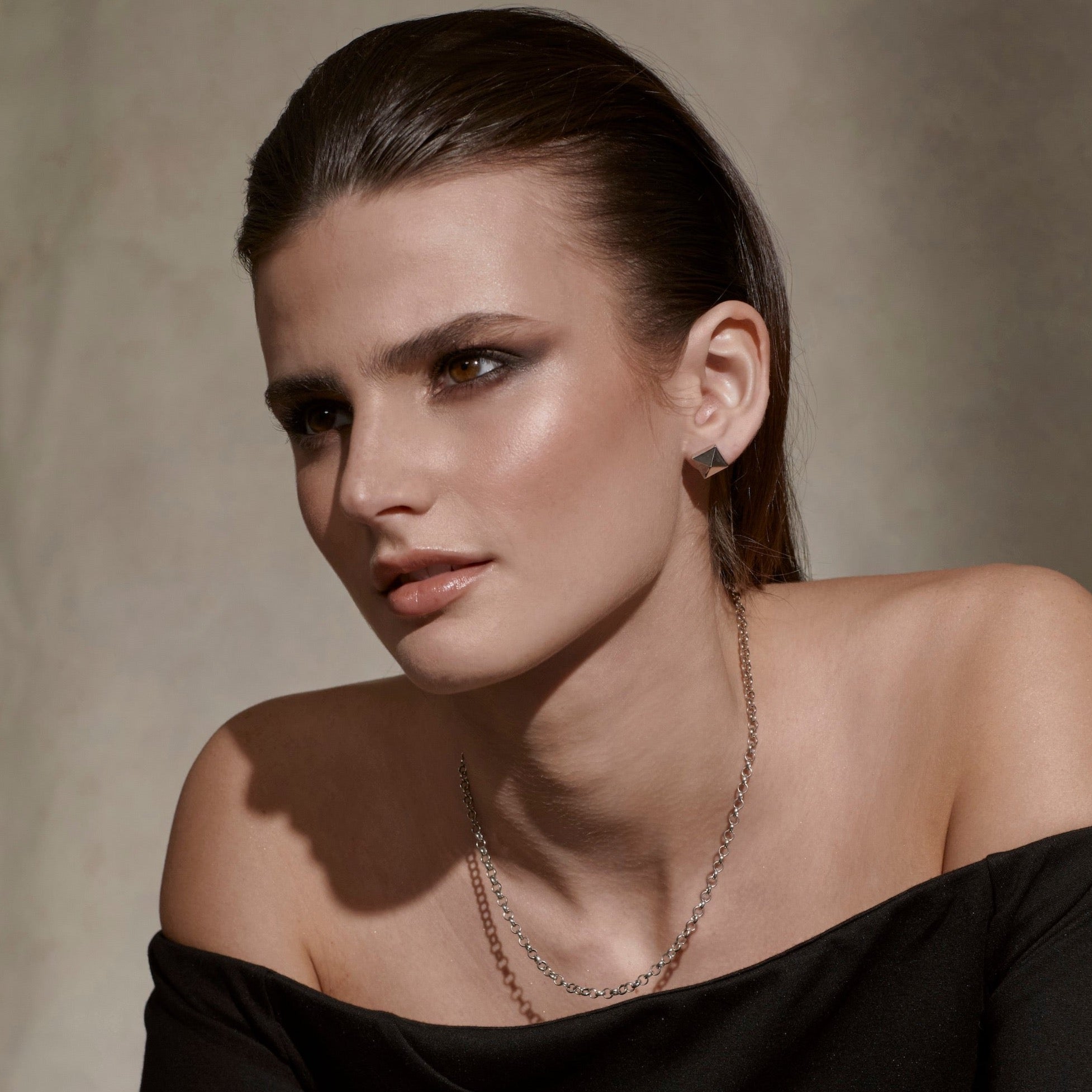 STYLE GUIDE  Elevate Your Style - Chain Necklaces Are A Jewellery Box 