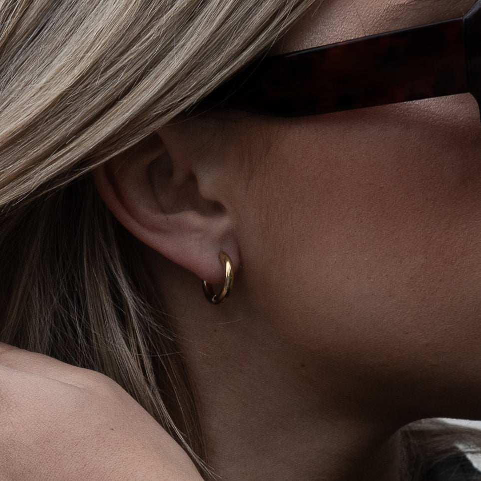 Small Classic Hoop Earrings Gold
