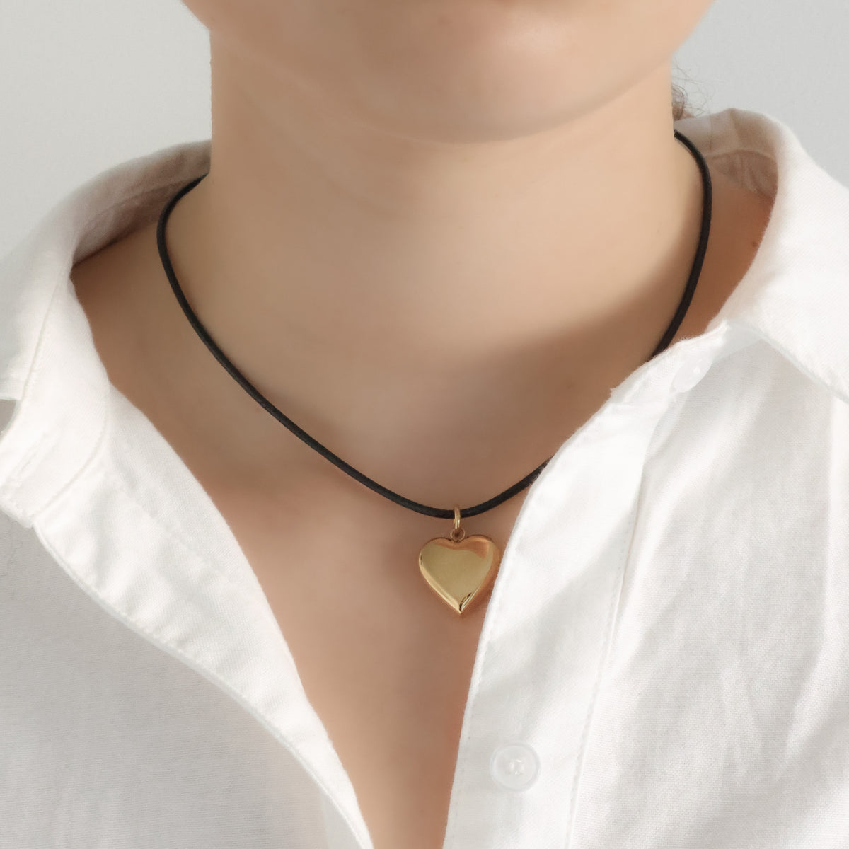 Bisous Cord Necklace Black + Gold