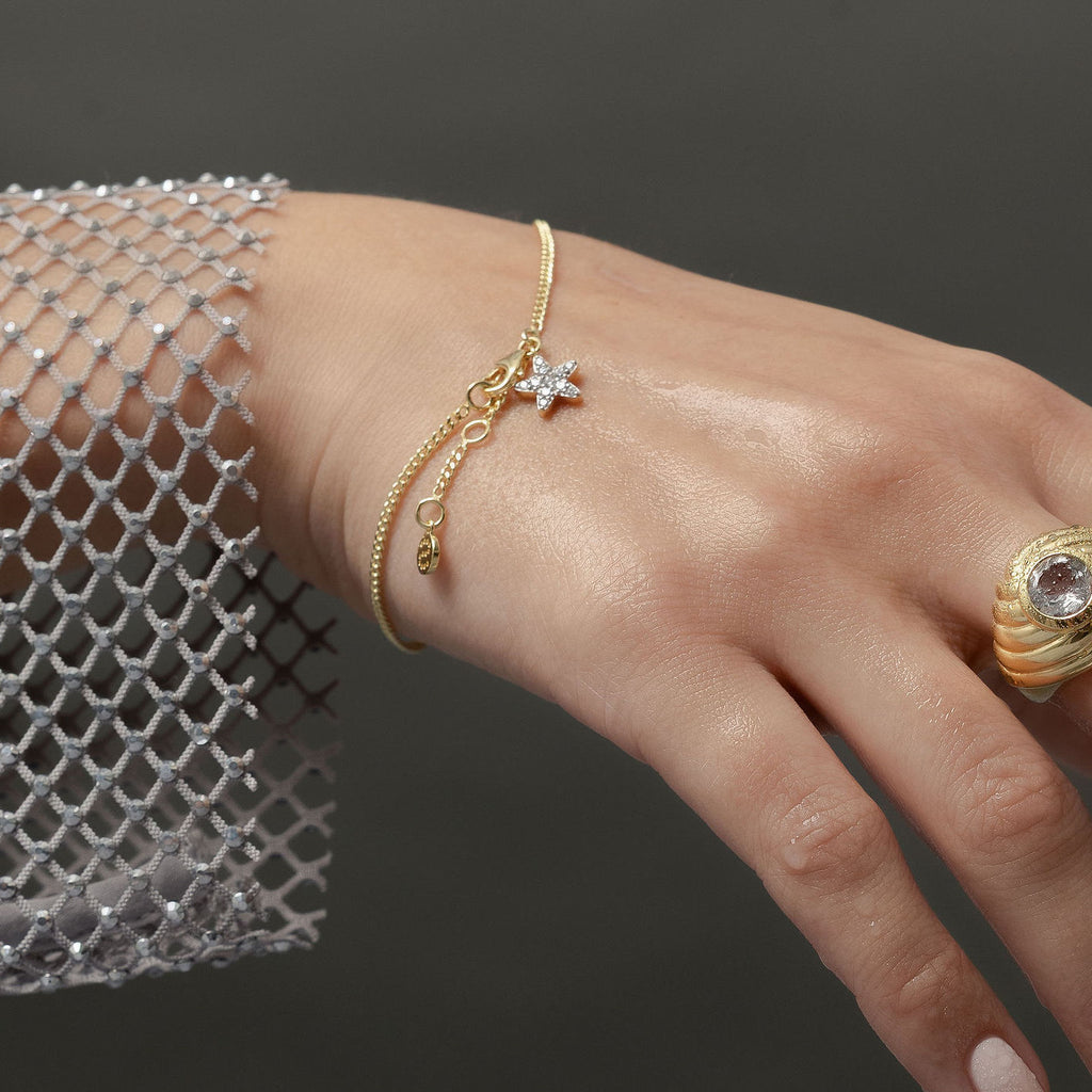 Fine Chain Etoile Bracelet with star pendant in 14k gold-plated sterling silver | Silk & Steel Jewellery