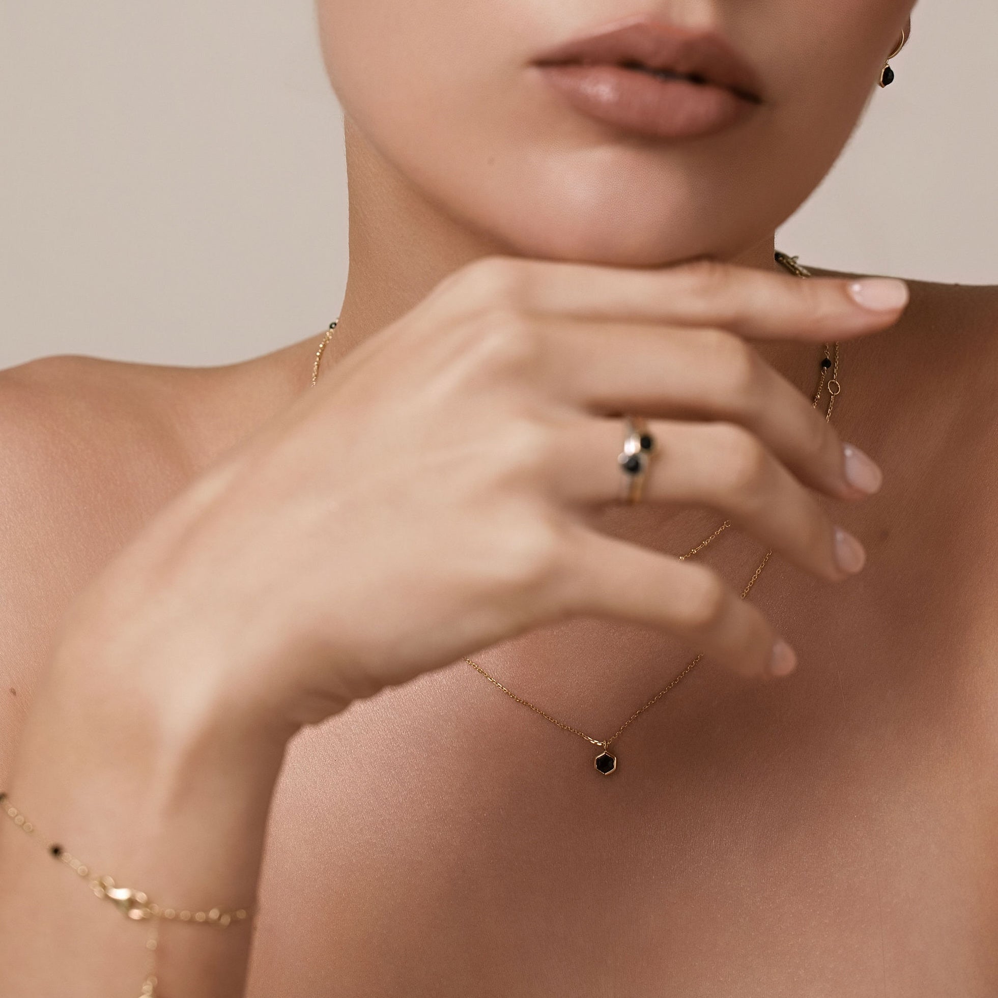 Mini Harmony Necklace Black Spinel + Gold