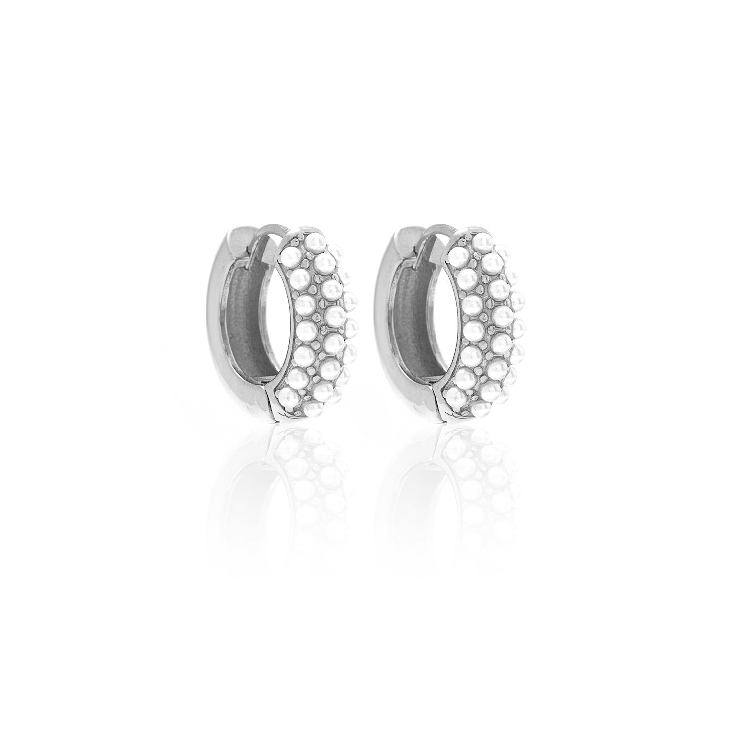 Silk & Steel Amara hoop earrings with pearls in silver stainless steel.