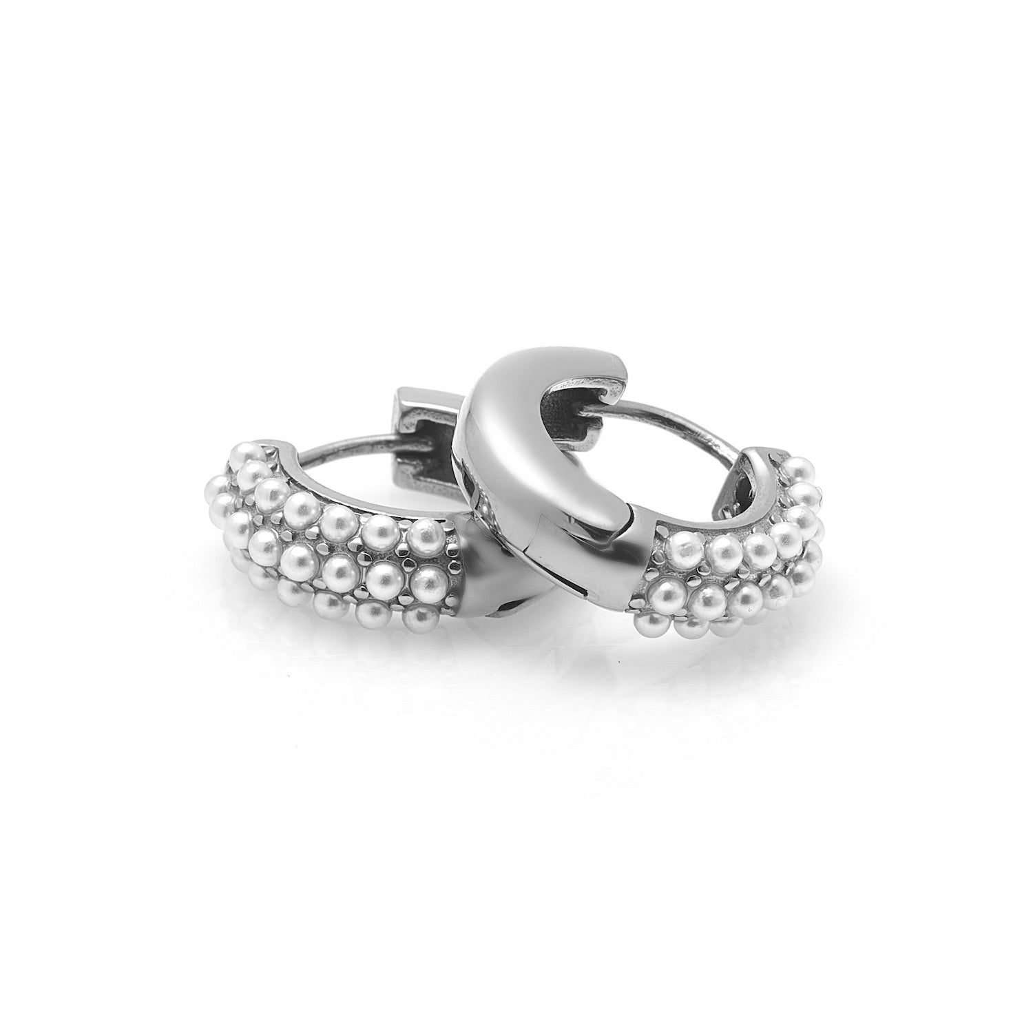 Silk & Steel Amara hoop earrings with pearls in silver stainless steel.