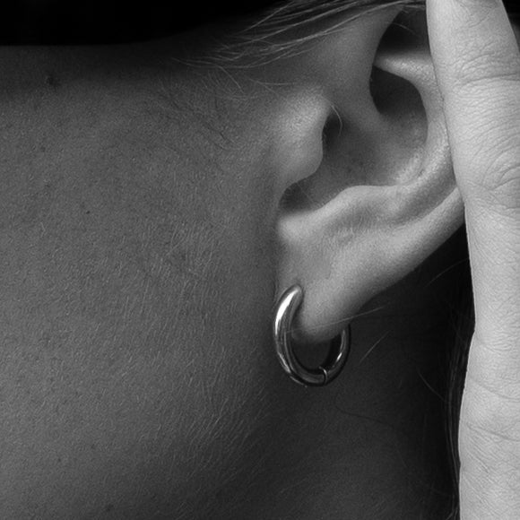 Small Classic Silver Hoop Earrings for everyday wear.
