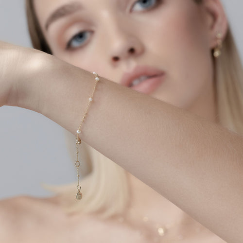 Superfine Dotty Bracelet in sterling silver with freshwater pearls