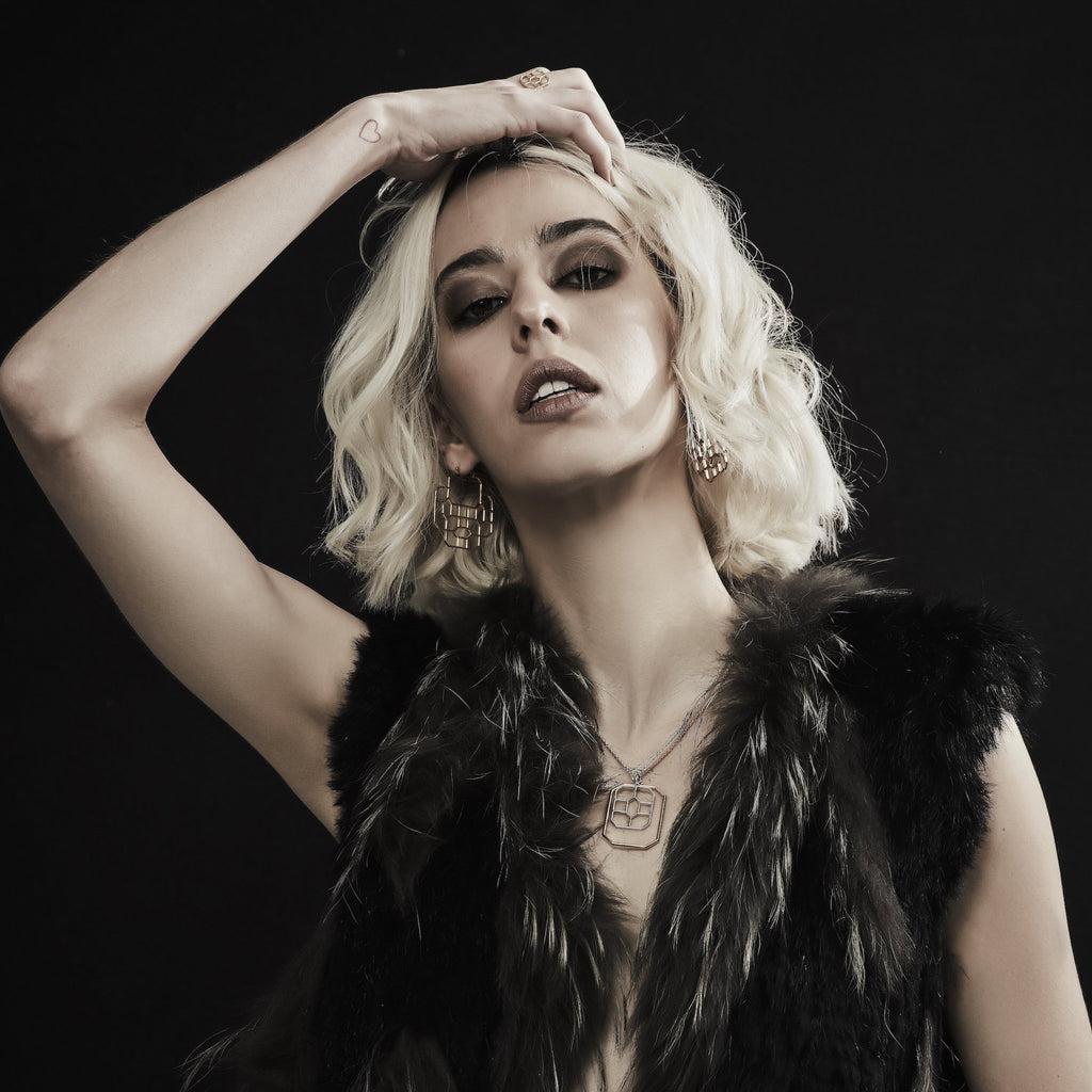 Silk & Steel Jewellery Silver Frame Necklace Haveli Collection 