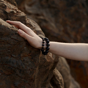 Silk & Steel Jewellery Aurora Bracelet Black Onyx + Gold